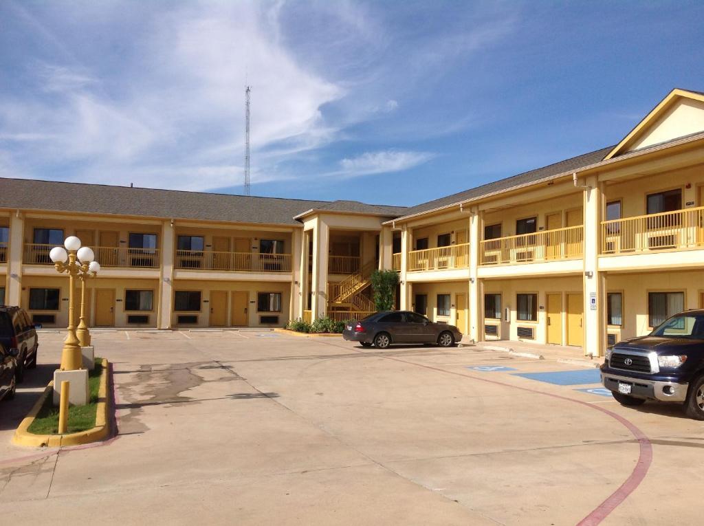 Budgetel Inn And Suites Hearne Екстер'єр фото
